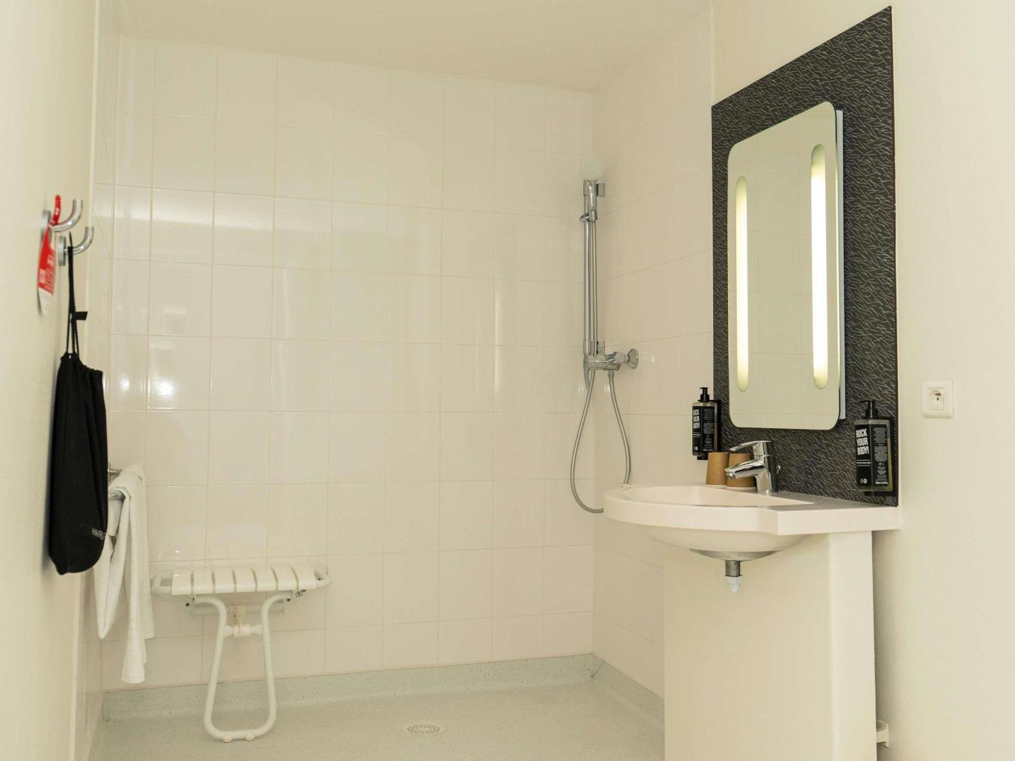 Standard Room 2 Single Beds