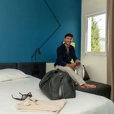 Ibis Orange Centre Echangeur A7 A9-2